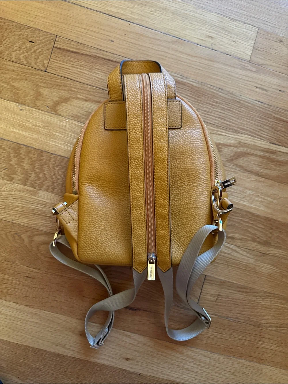 Michael Kors compact michael